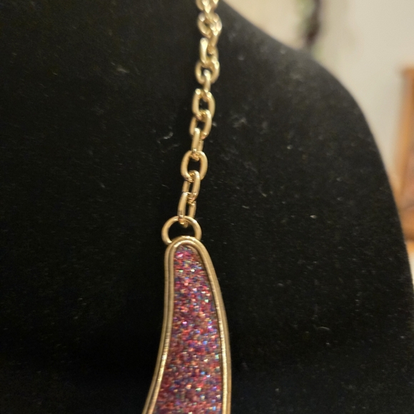 Elegant Pink and Gold Women's Necklace - Picture 3 of 4